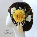 Hair clip with yellow dahlias, ranunculus and small flowers/tassels Ranunculus