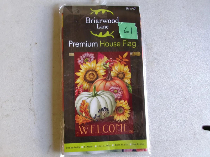 28 x 40 sleeved garden flag with sunflowers, pumpkin, and 'WELCOME' text
