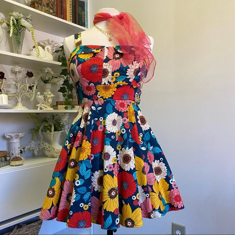 Varga Miss Carnation Pinup Retro Floral Pattern Marilyn Dress Carnation