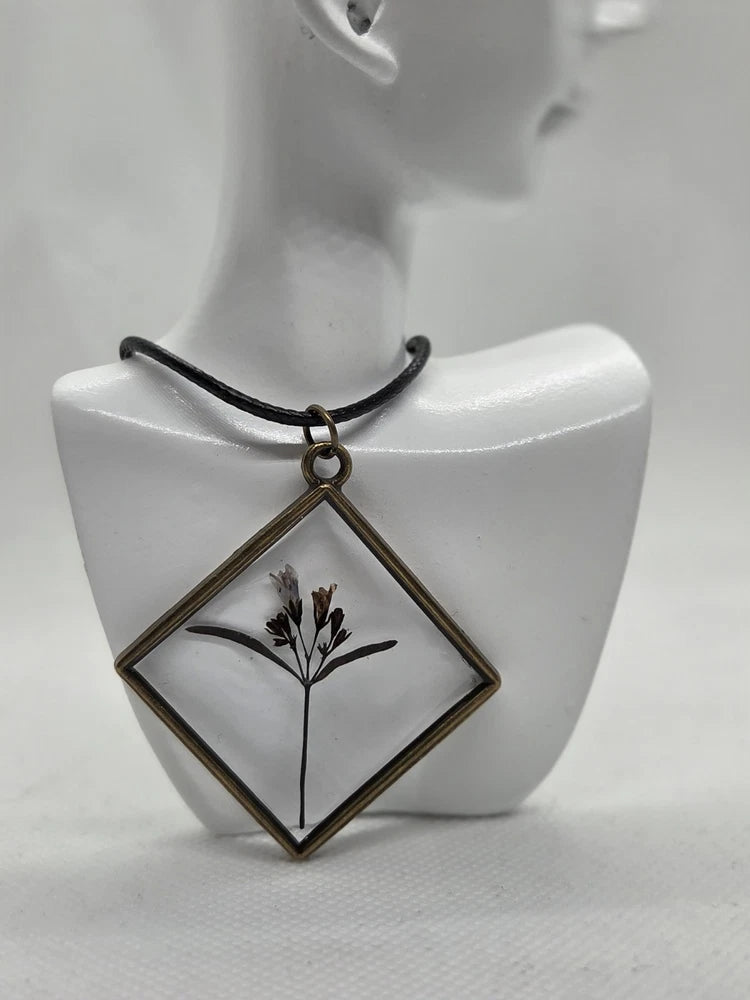 Handmade Dried & Pressed Wildflower In Resin Pendant Necklace Dried Flower