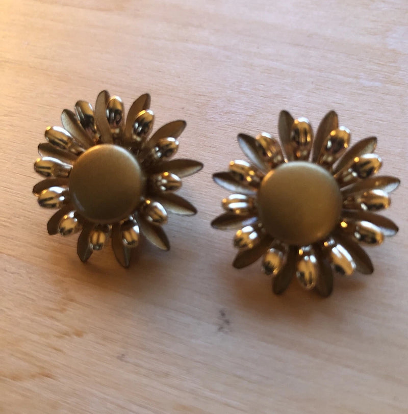 Vintage Gold Tone Floral Sunflower Daisy Clip On Earrings Sunflower
