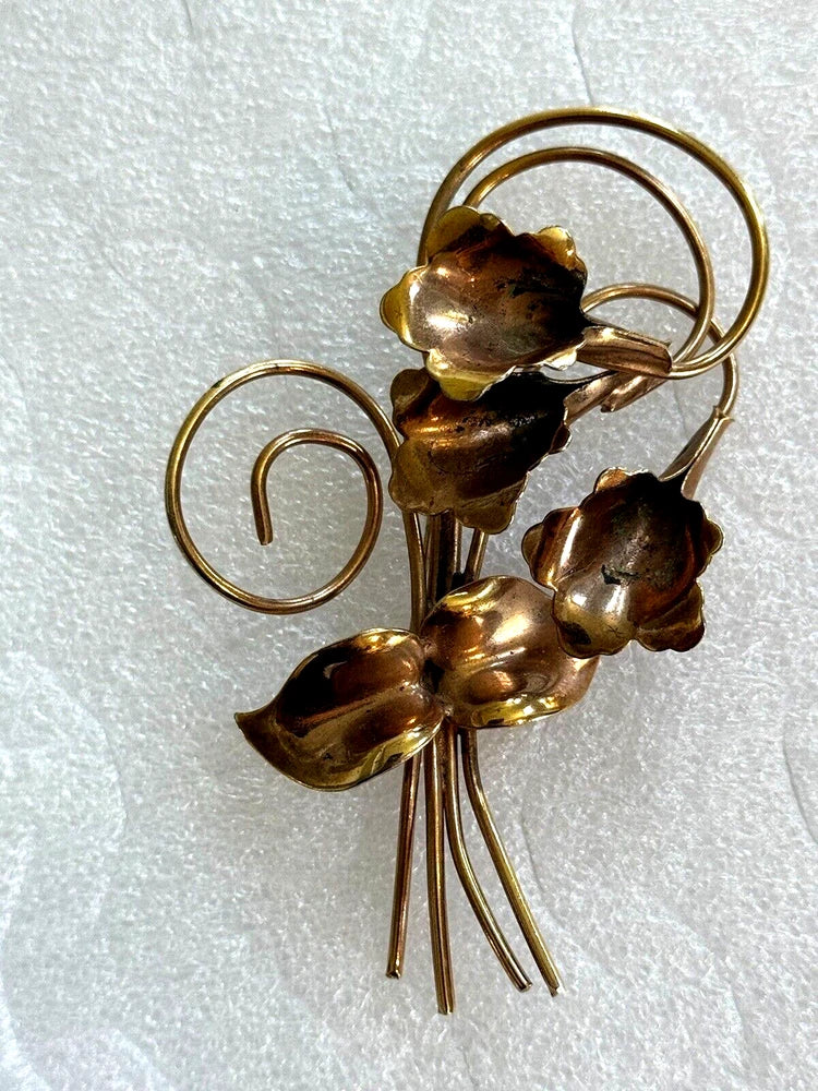 Vintage Elegant Golden Lily Flower Brooch Pin 3.5" x 2" Lily