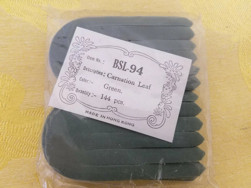 Artificial carnation leaf set, green plastic leaves in bag