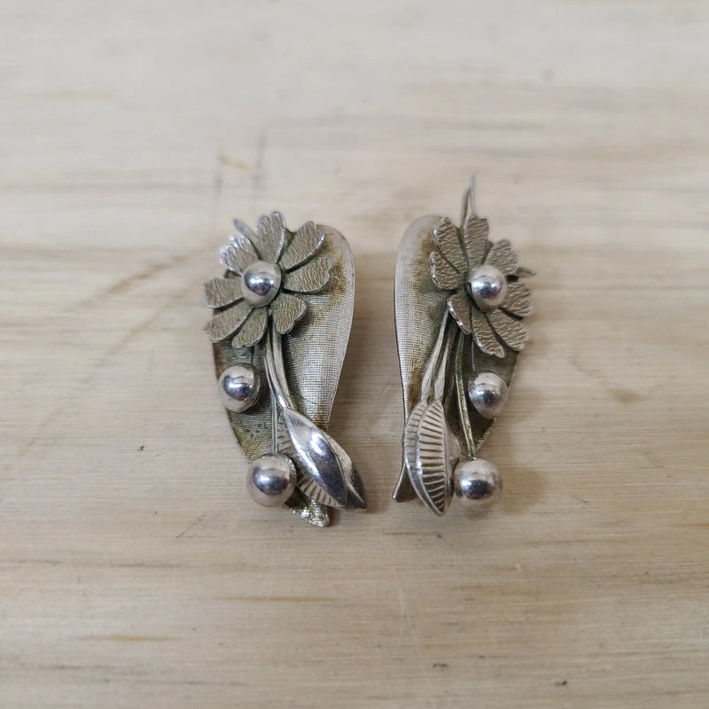 Vintage Cora Flower Clip Earrings Sunflower Silver Tone Costume Sunflower