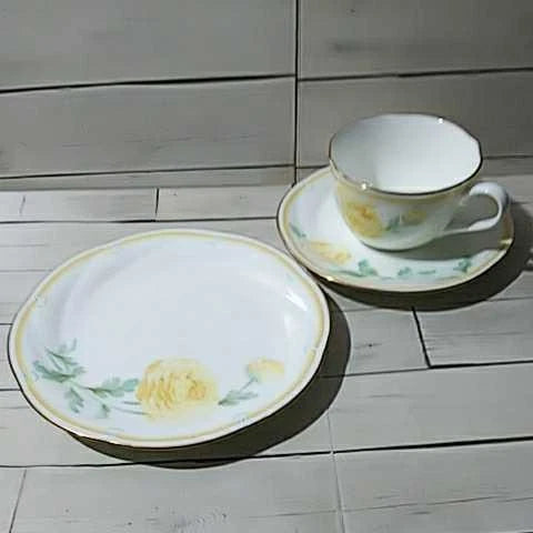 Noritake "Ranunculus? Cup & saucer 1 cup/1 plate" Company name yellow floral Ranunculus