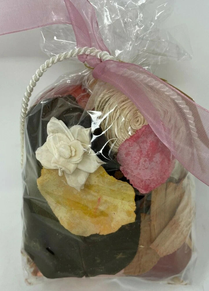 Aromatique Vanilla Rosewater Potpourri Decorative Fragrance 6.5oz Small Bag NEW Bouquet