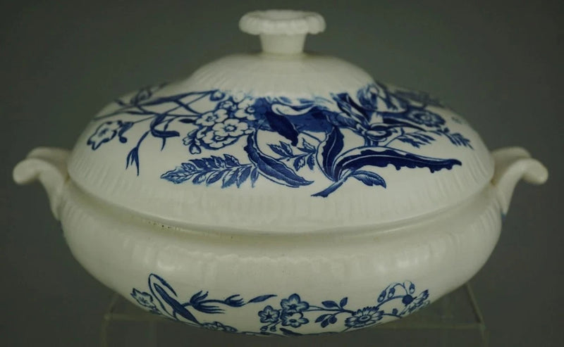 Wedgwood Ranunculus Blue Round Covered Vegetable Dish with Two Handles QW10 Ranunculus