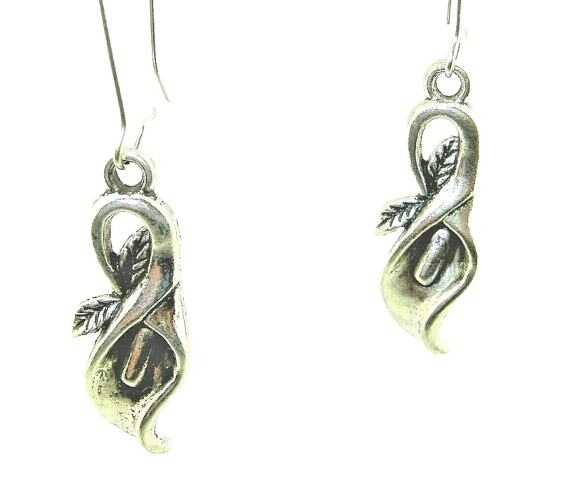 New  Beautiful  CALLA  Lily Flower Silver-tone Drop Dangle Earrings  2-1/8" Long Lily