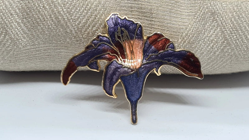 Vintage Rich Cloisonne Enamel Blooming Lily Flower Brooch Lily