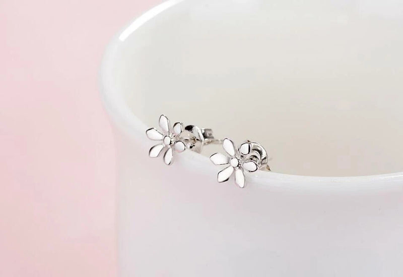 Super Adorable Tiny Flower Daisy Silver Stud Earrings Daisies