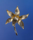 EMMONS 1960s Era Gold Tone Large Lilly Lily Flower Brooch Lily