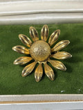 BEAUTIFUL Vintage Textured Goldtone Layered SUNFLOWER Flower Brooch 13EBR312 Sunflower