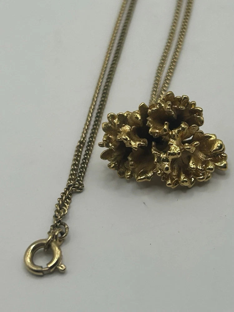Vintage Gold Tone Carnation Flower Pendant Necklace 18Ó Carnation