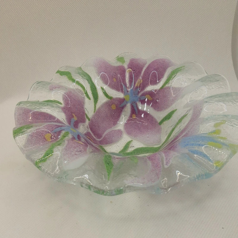 Unique Sydenstricker Fused Art Glass Ruffled Edge Pink Lily 7" bowl sticker! Lily