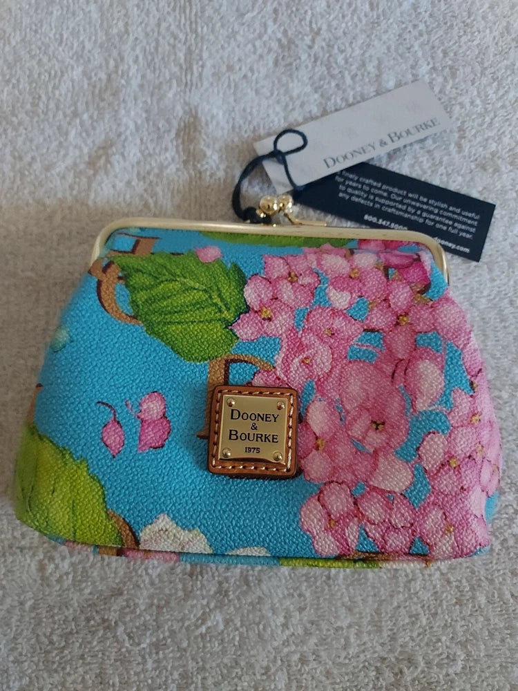 NWT DOONEY & BOURKE BLUE__ HYDRANGEA__ LARGE FRAMED KISSLOCK__ Hydrangea