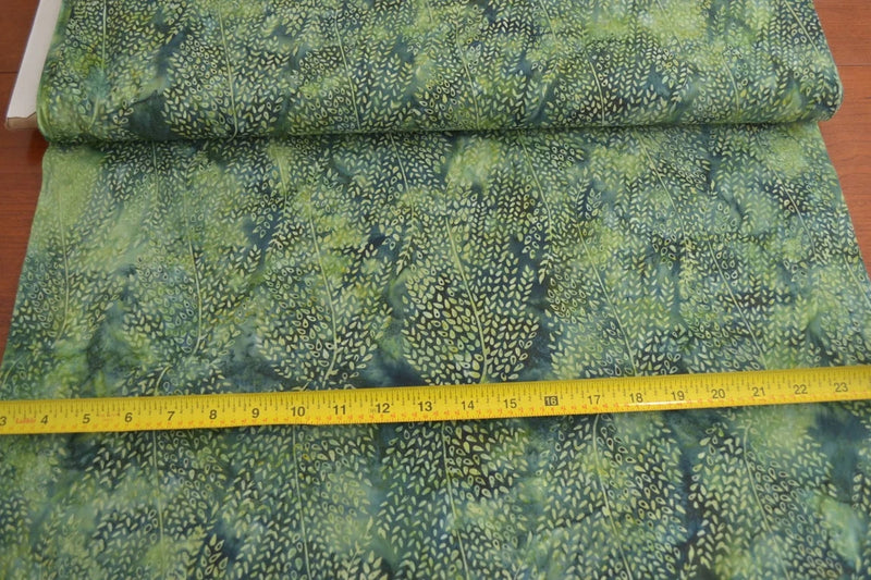 By 1/2 Yd, Green on Green Quilt Shop Batik, Hoffman/G-2188-8, B449 Flowering Plants