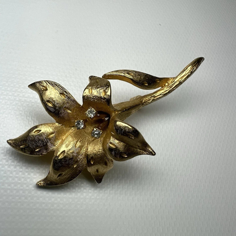 Vintage Erwin Pearl Gold Tone Lily Flower Pin Brooch Lily