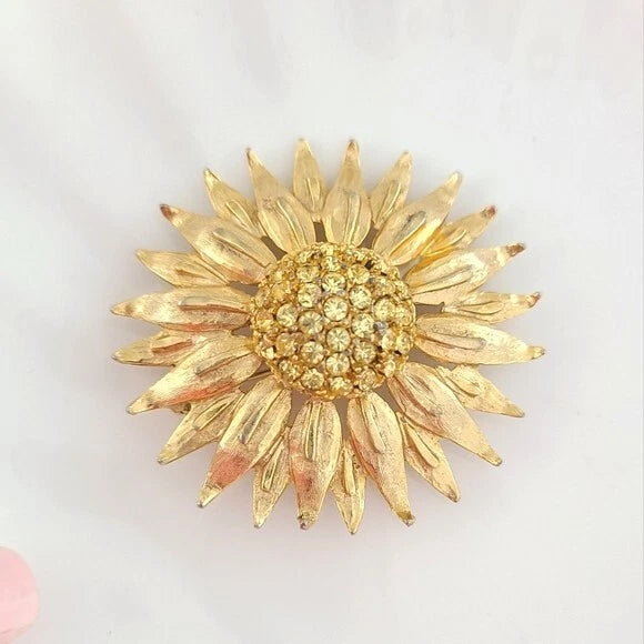 Vintage 50s Gold Tone Large Round Chunky Sun Flower Statement Brooch Sunflower