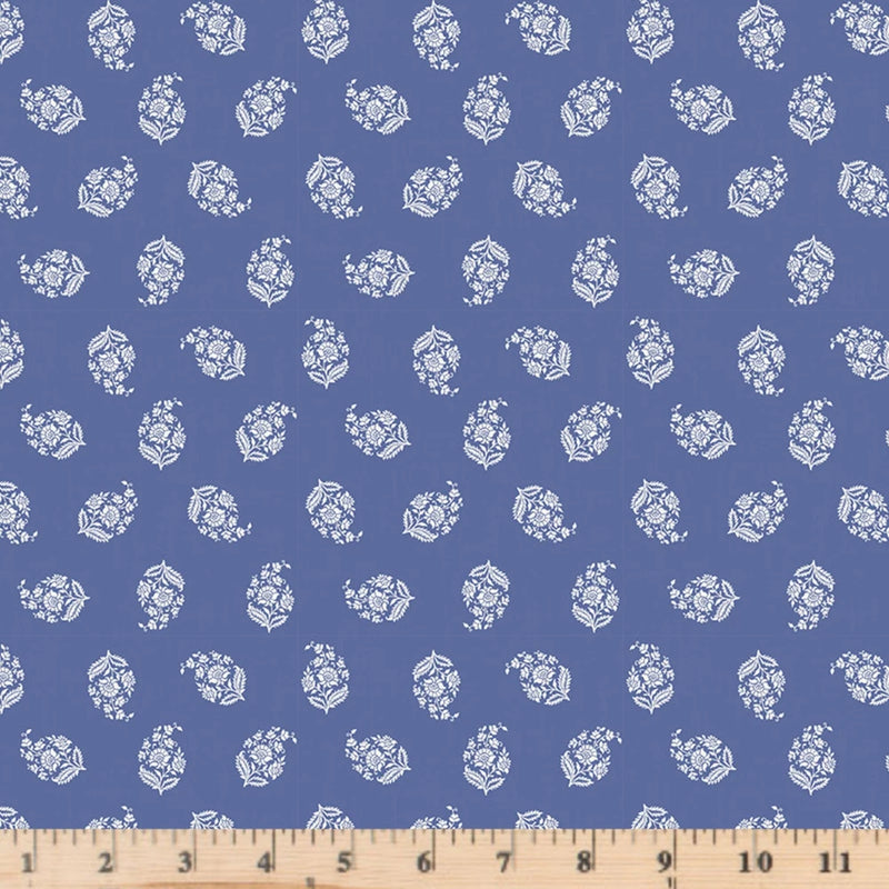 New Traditional Brittany Periwinkle PWLA012  Floral  By Half Yard Cont Cuts Flowering Plants