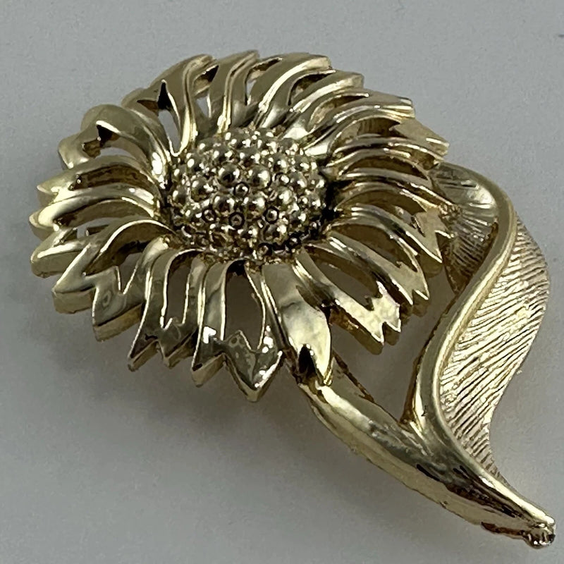 Vintage 2Ó Signed Sunflower Brooch/Pin Textured Gold Tone Metal Sunflower