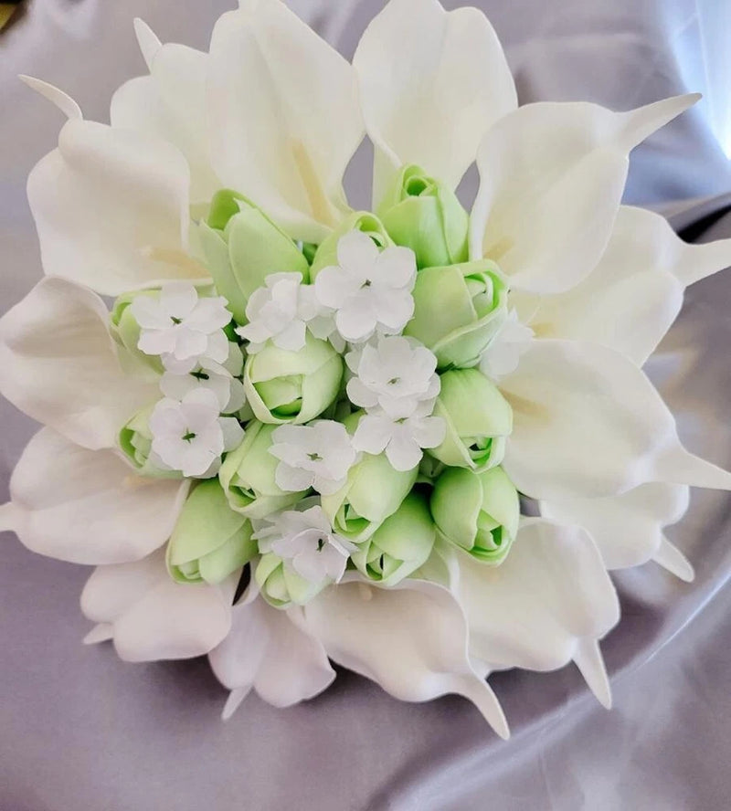 BRIDE FLORAL BOUQUET AND GROOM BOUTONNIéRE SET Bouquet