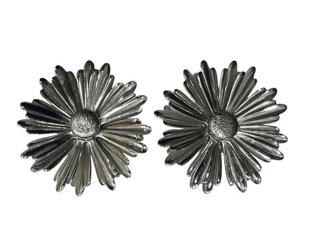VINTAGE SIGNED SARAH COV SILVERTONE BIG BOLD SUNFLOWER FLOWER CLIP ON EARRINGS Sunflower
