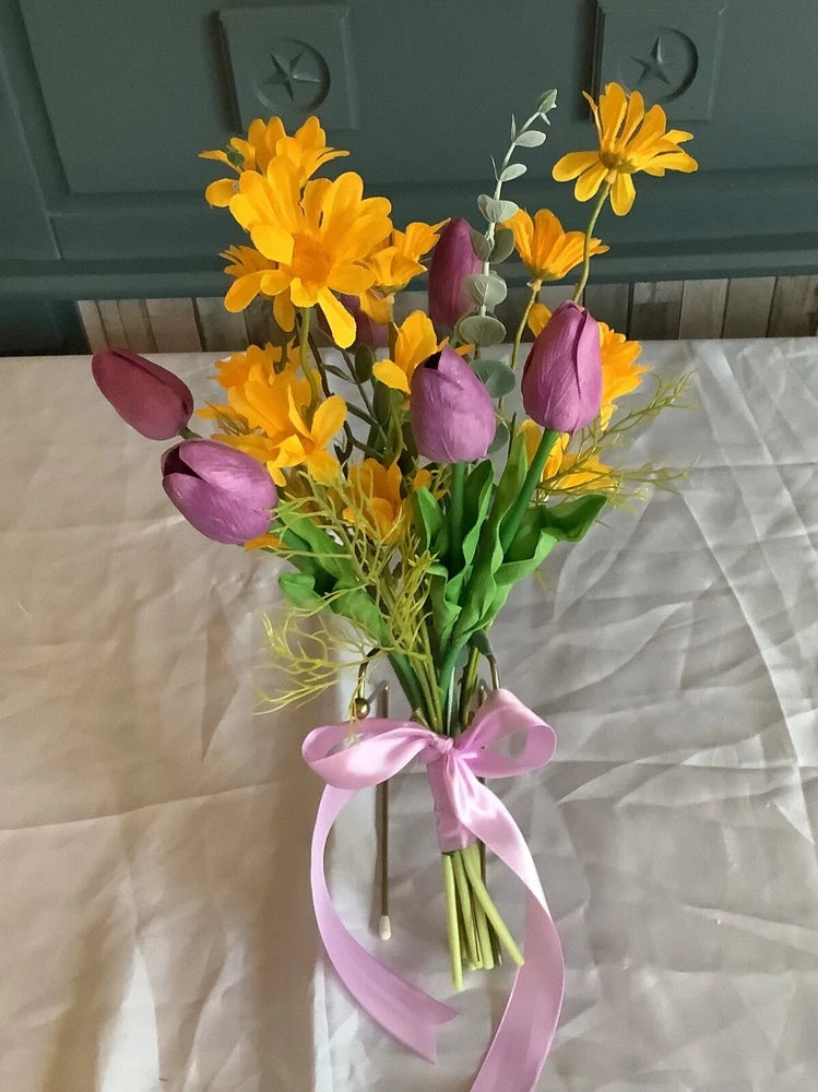 tulip and daisy bridal bouquetÉyou choose color Bouquet