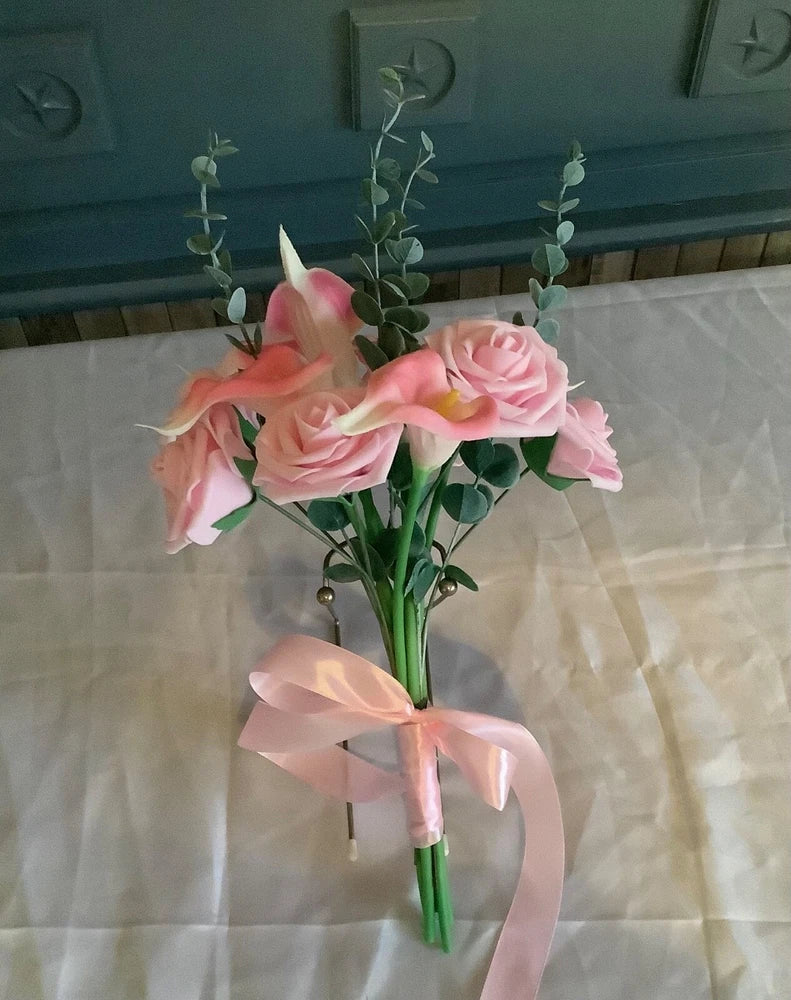 Rose and calla lily bridal bouquetÉyou choose color Bouquet