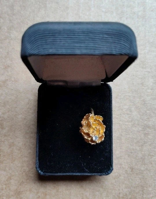 Vintage Avon Gold Tone Carnation Flower Ring Carnation