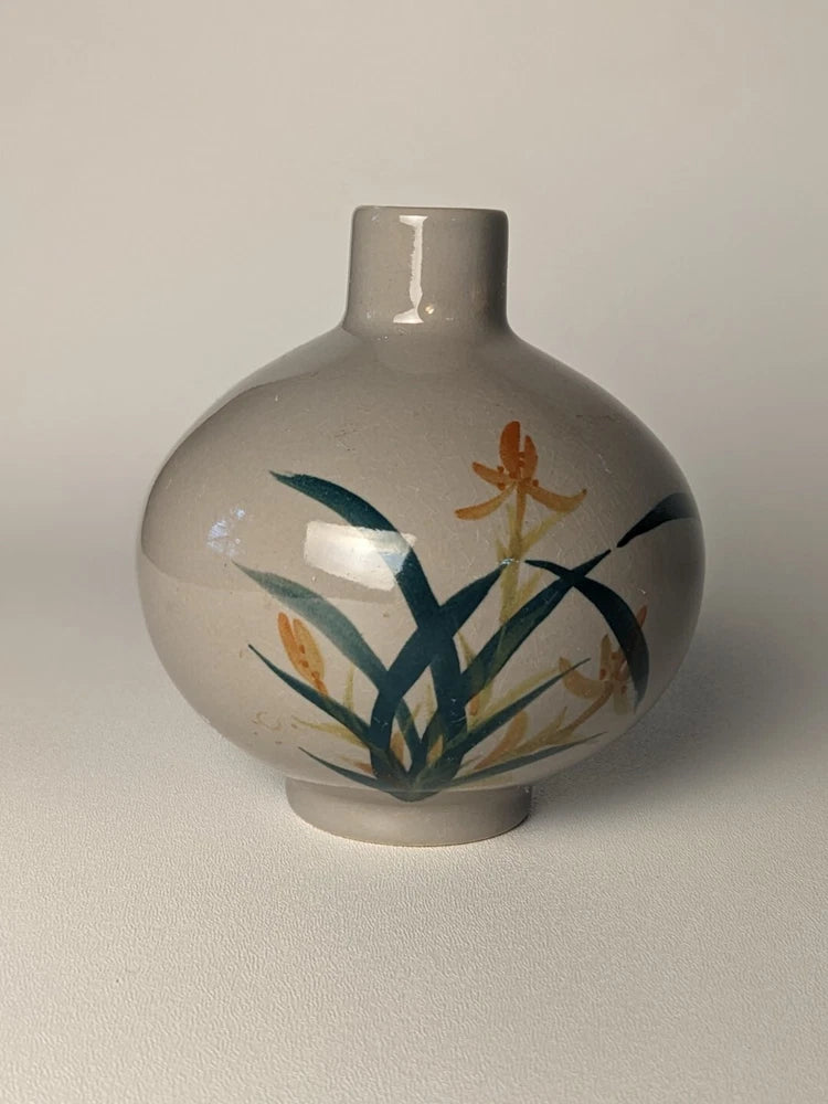 Vintage Vase Lilies Hand Painted In China. Lily