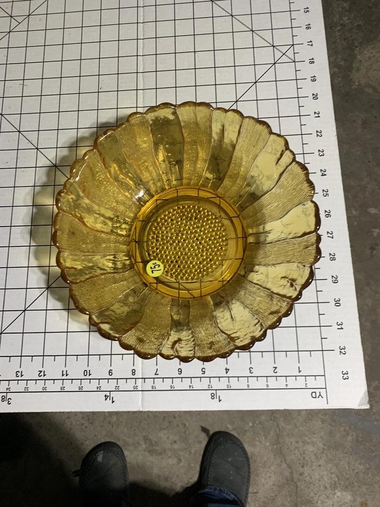 Amber Glass Honey Gold Country Garden Flower/Daisy/Sunflower Bowl B220 Sunflower