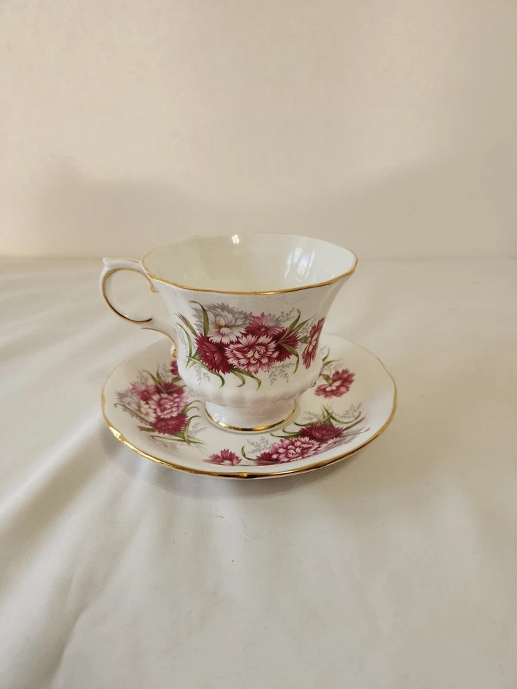 Paragon English Flowers Pink ÒCarnationsÓ Floral Cup & Saucer Vintage Teacup Carnation