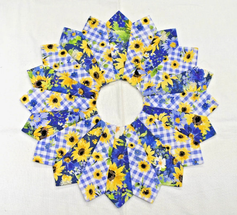 SUNFLOWER BOUQUET ON BLUE  DRESDEN CIRCLES Bouquet