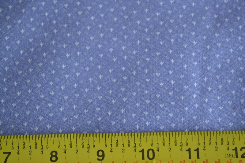 By 1/2 Yd, Vintage, White Calico on Lavender Quilt Cotton, B1306 Flowering Plants