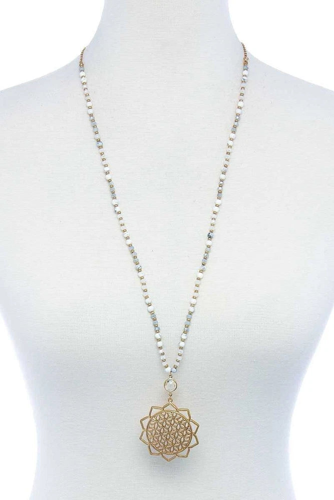 New White Stylish Sun Flower Pendant Beaded Necklace 30 inch Sunflower