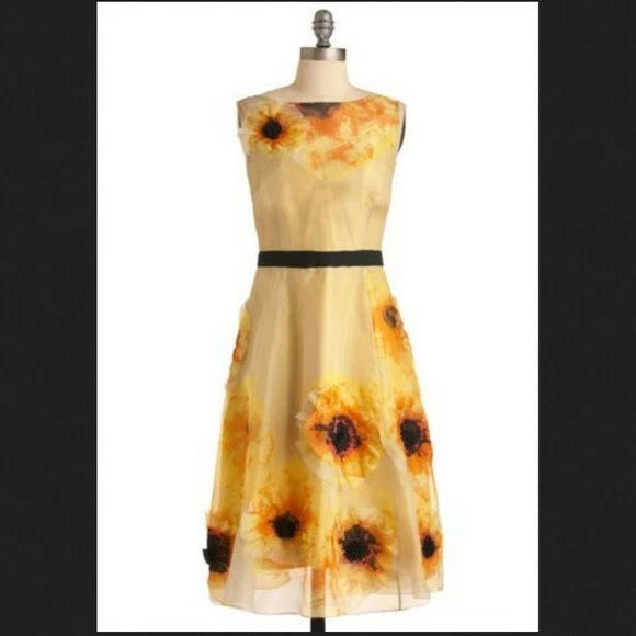 Tracy Reese 3D Sunflower Applique Dress 0 Anthropologie flowers plenty xs Sunflower