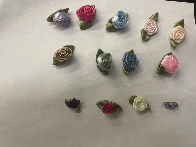 Satin ribbon rose flowers with green leaves, assorted colors, 144-piece craft set