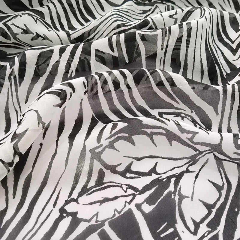 1 yard X 1.38 meter Black White Leaf Pattern Mulberry Georgette Chiffon Gauze Flowering Plants