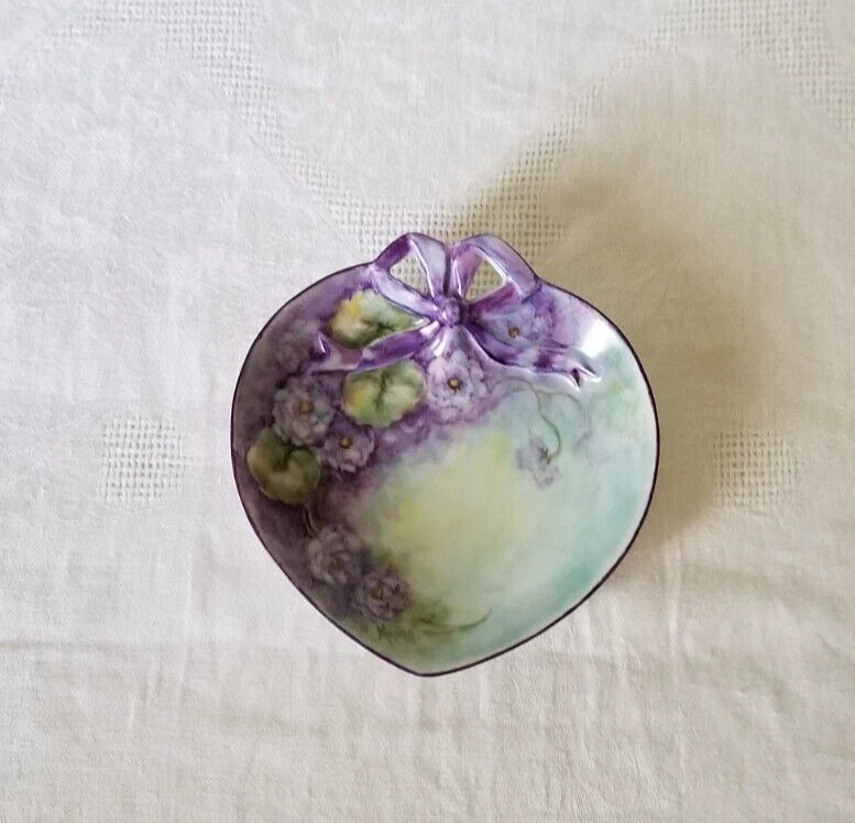Hydrangeas Flowers Heart Shaped w Pierced Bow Plate Purple Yellow Green - Signed Hydrangea