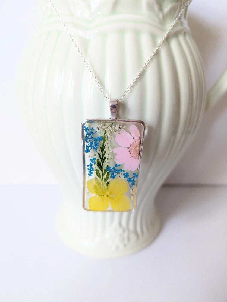 Handmade Daisy Yellow Hydrangea Resin Pendant Pressed Flower Necklace Statement Hydrangea