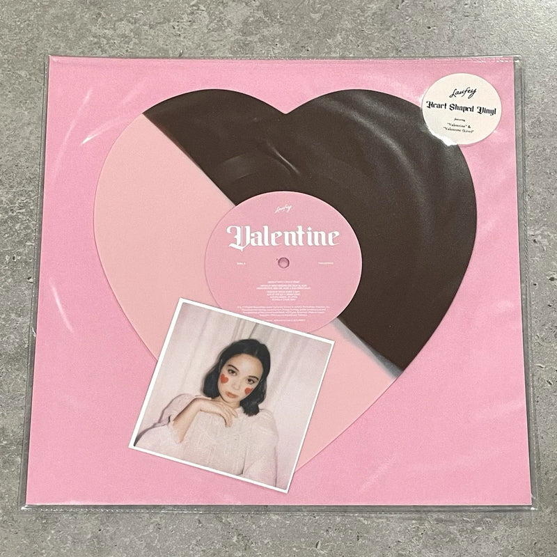 *READ DESCRIPTION* Laufey Valentine Chocolate Strawberry Heart Shaped Vinyl NEW Roses