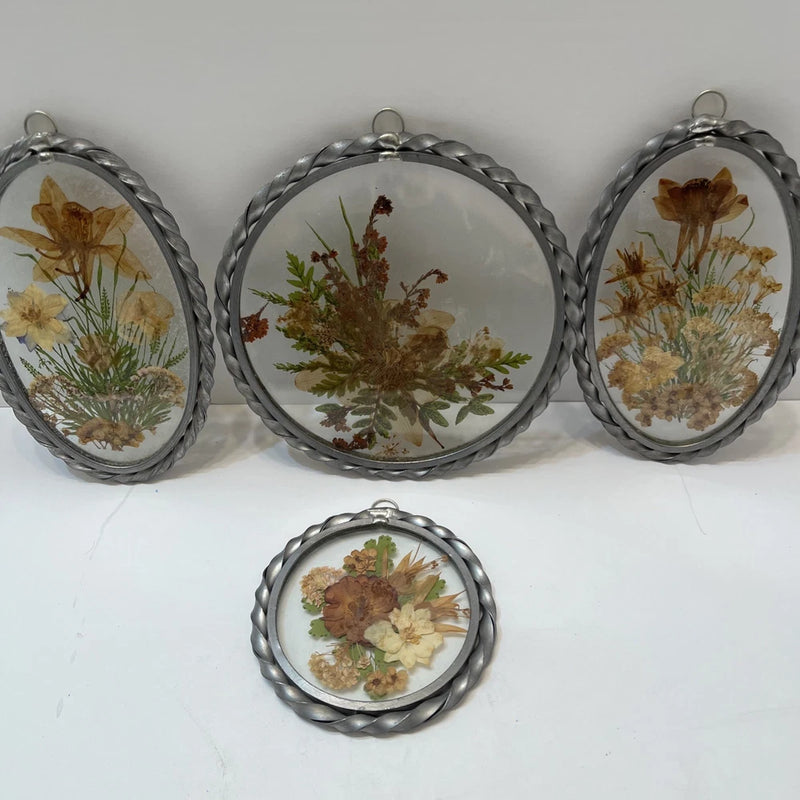 Set of 4 vintage dried flower hanging glass frames with twisted metal and oval/round shapes