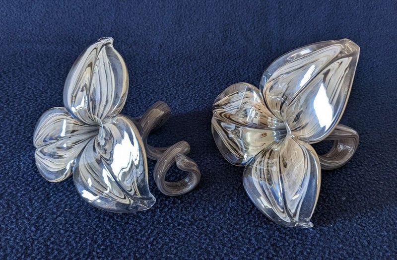 VTG C. 1980 2 Art Glass Paperweight Handblown Decor Swirl Lily Flower Gray 5*4" Lily