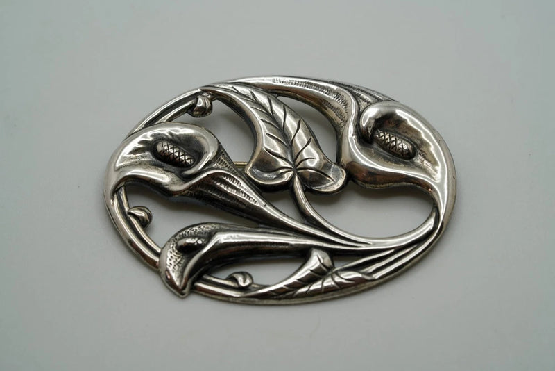DANECRAFT sterling silver lily flower brooch with engraved petals and leaves