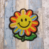 Daisy Smiley Face Patch Iron-on Applique Retro, Wildflower, Nature Badge, Flower Daisies