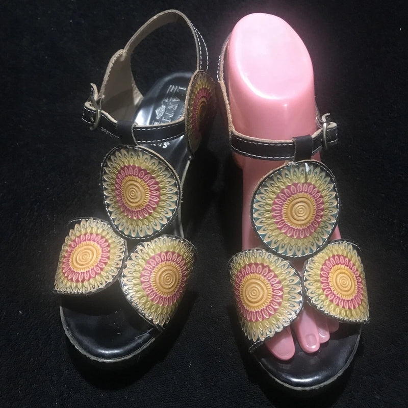 LÕArtiste 38 Spring Step Hydrangea Flower Leather Medallion Sandal Cheetah Heel Hydrangea