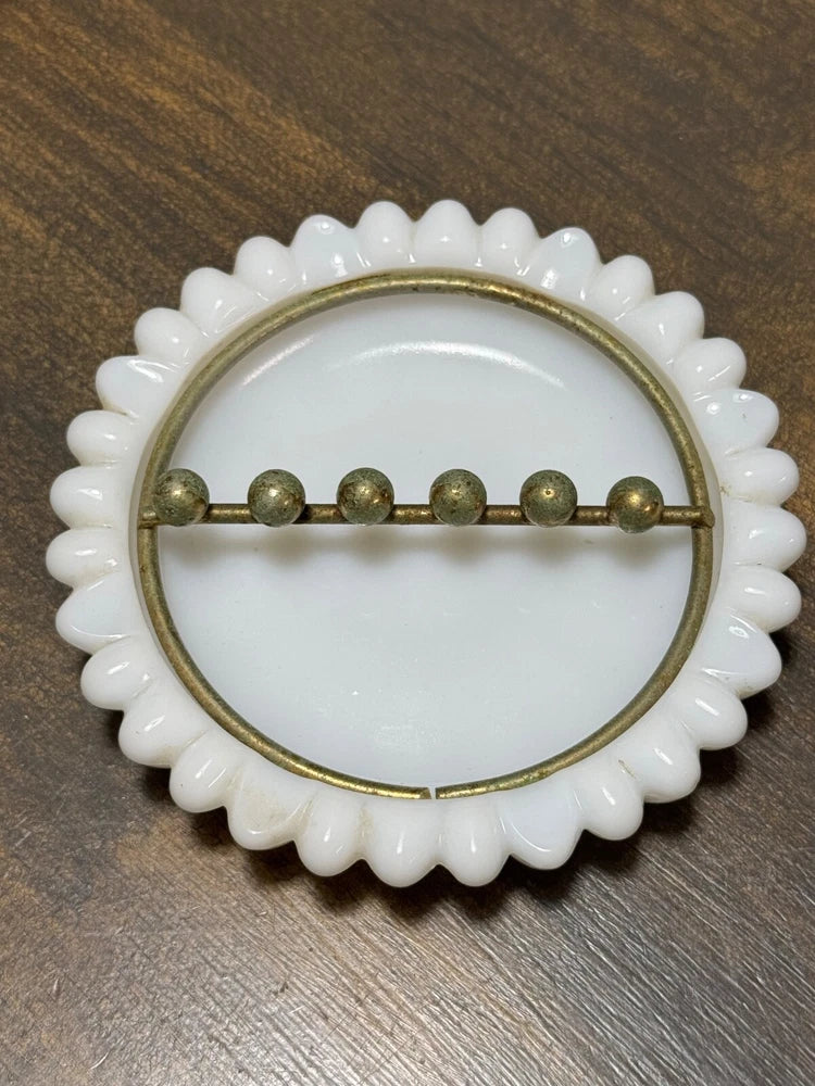 Beautiful Vintage Sunflower Milk Glass Ashtray Daisy Flower Floral White Dish Sunflower